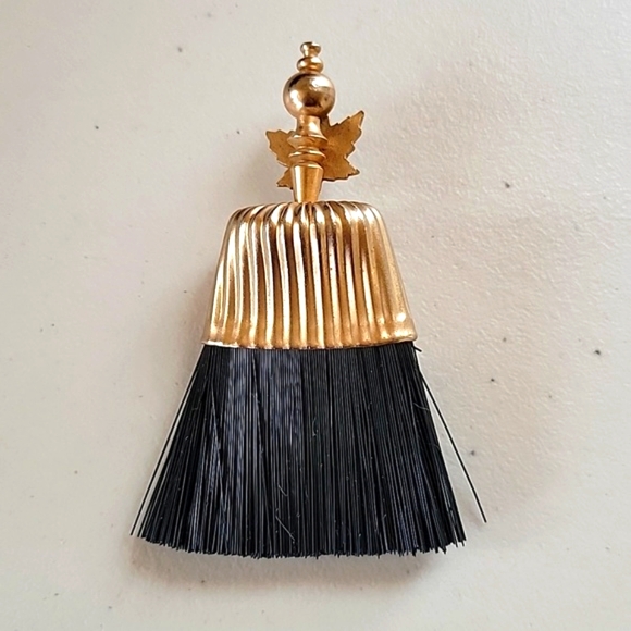 Saint John N.B. Canada Mini Whisk Broom - Picture 2 of 3